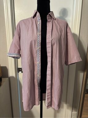 Men's Short-Sleeve Button-Up Shirt in Light Plum Print